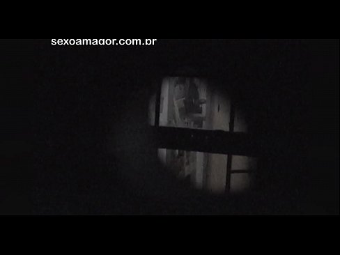 ❤️ Blondie vin an kasèt yon voyeur nan katye kache dèyè brik kre ❤ Porno vk nan nou ﹏